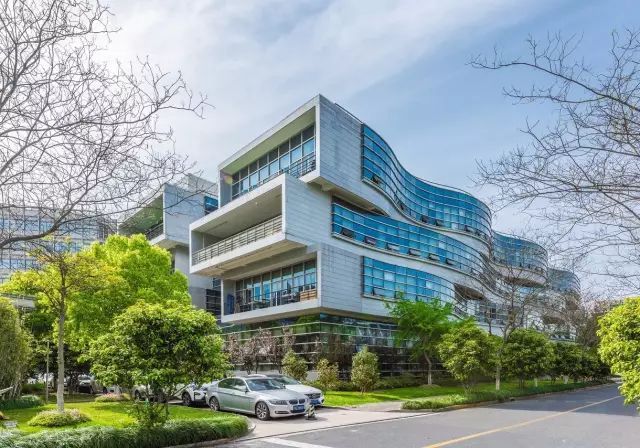 仙知機(jī)器人與上海交通大學(xué)攜手成立聯(lián)合實(shí)驗(yàn)室，共拓智能制造新篇章